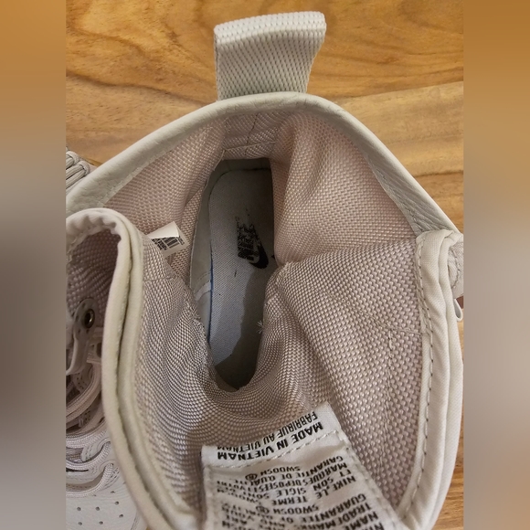 Women Nike - Picture 2 of 6